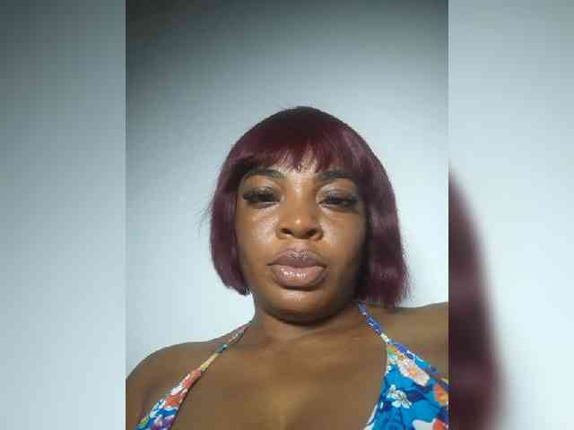 LadyNoire webcam