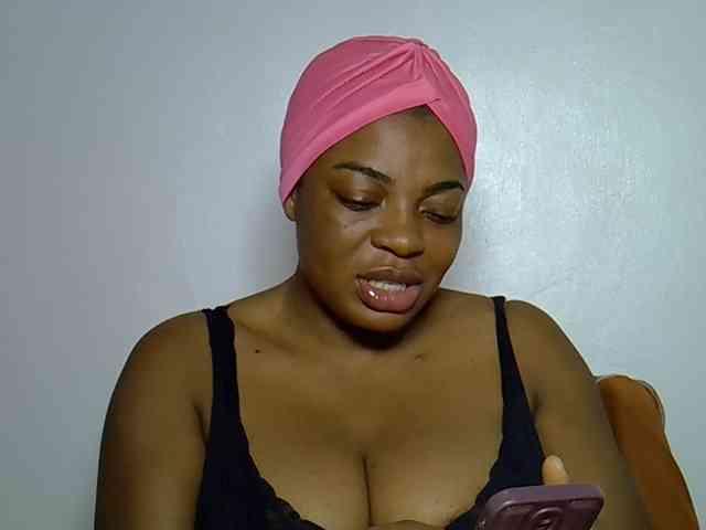 LadyNoire webcam