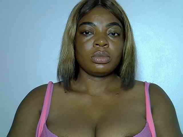 LadyNoire webcam