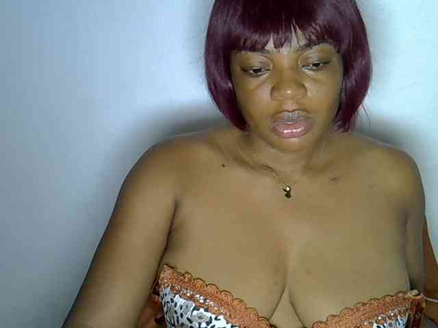 LadyNoire webcam