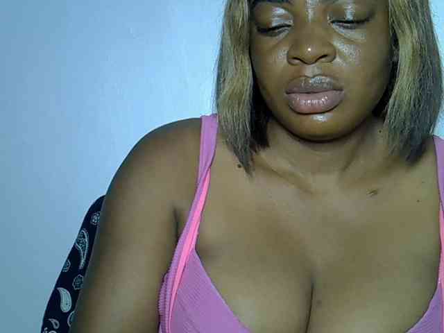 LadyNoire webcam