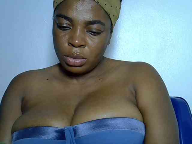 LadyNoire webcam