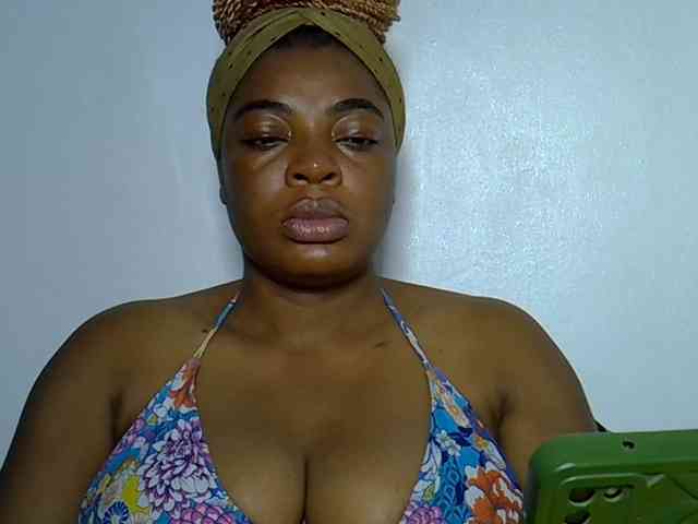 LadyNoire webcam