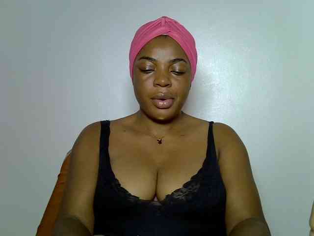 LadyNoire webcam