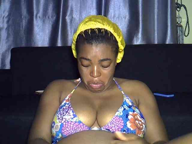 LadyNoire webcam