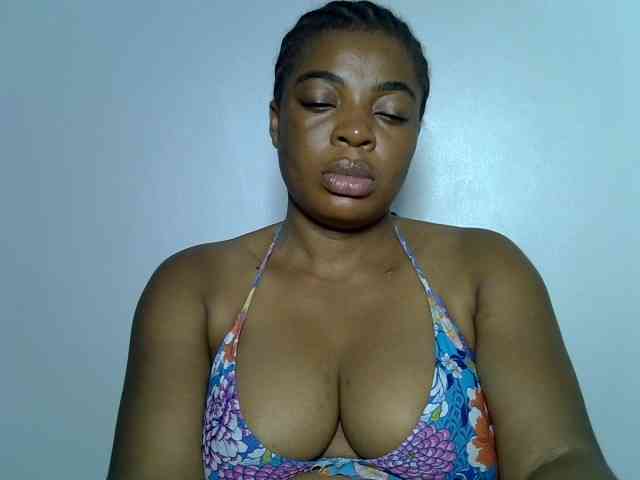 LadyNoire webcam