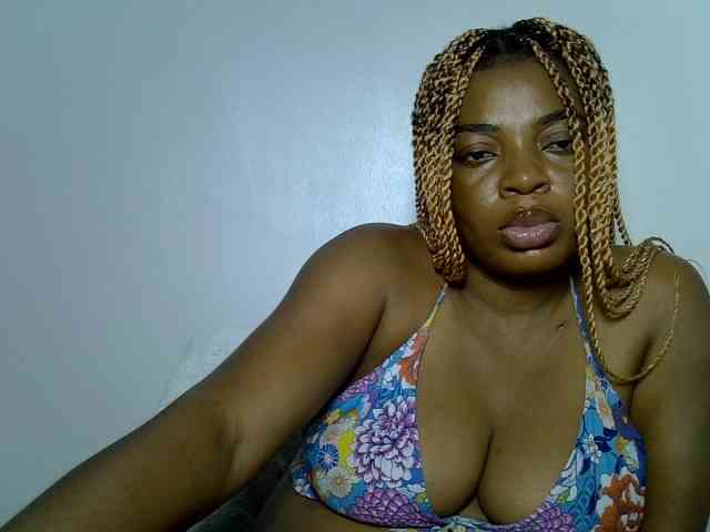 LadyNoire webcam
