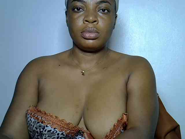 LadyNoire webcam