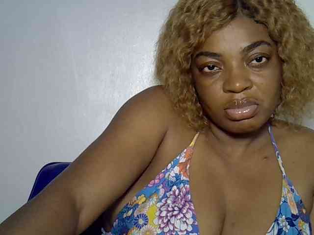 LadyNoire webcam