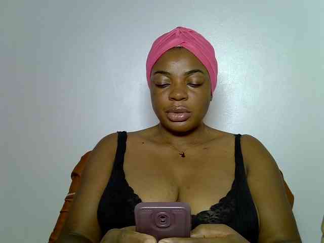 LadyNoire webcam