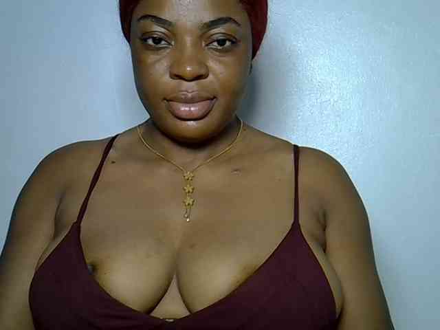 Model: LadyNoire