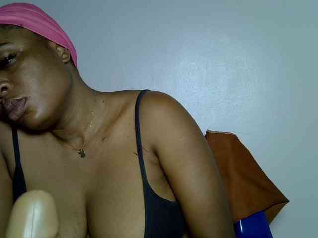 LadyNoire webcam