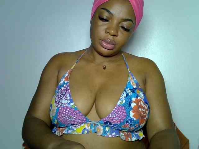 LadyNoire webcam