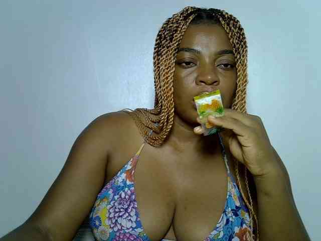 LadyNoire webcam