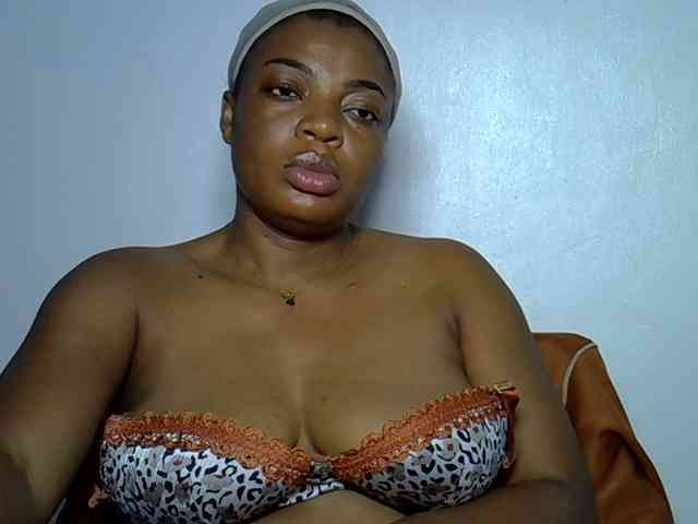 LadyNoire webcam