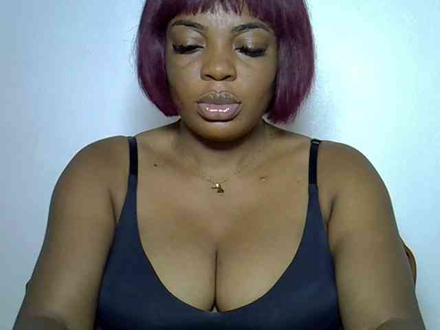LadyNoire webcam
