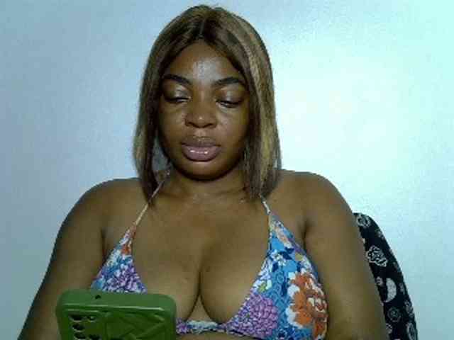 LadyNoire webcam