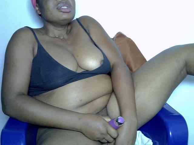 LadyNoire webcam