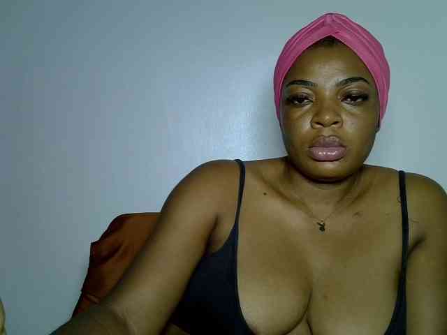 LadyNoire webcam
