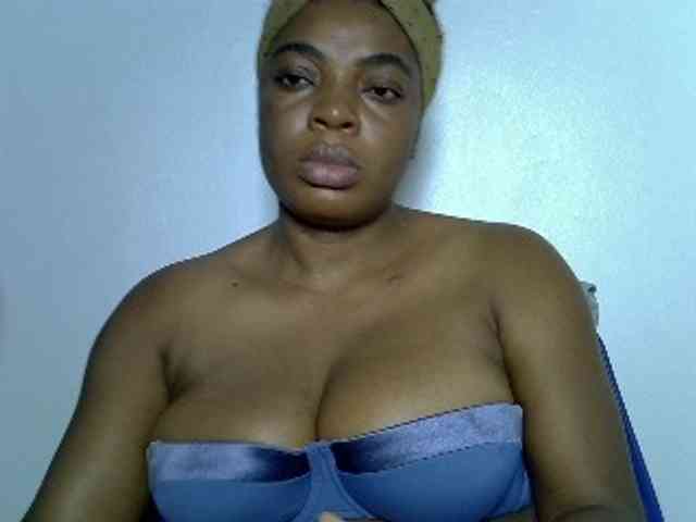 LadyNoire webcam