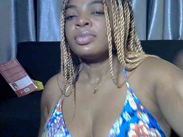 LadyNoire webcam