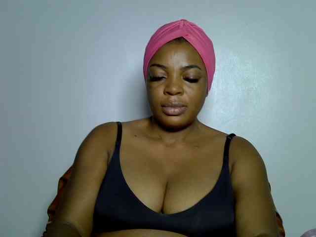 LadyNoire webcam