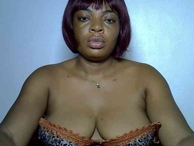 LadyNoire webcam