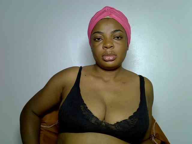 LadyNoire webcam