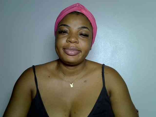 LadyNoire webcam
