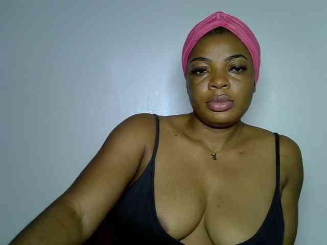 LadyNoire webcam