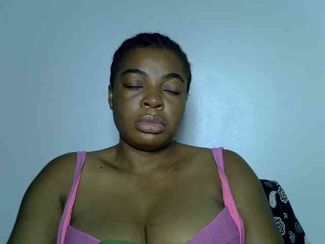 LadyNoire webcam
