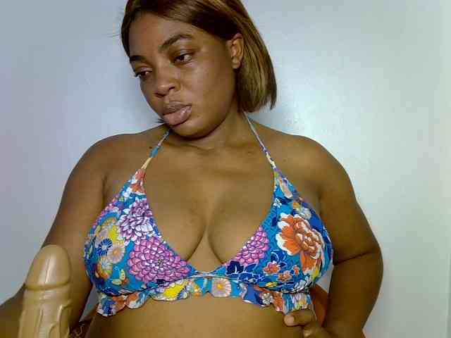 LadyNoire webcam