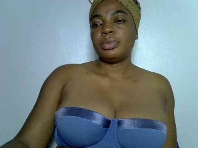 LadyNoire webcam