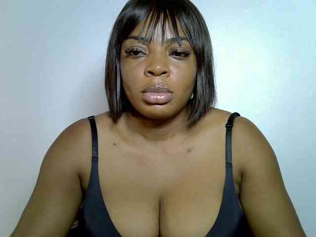 LadyNoire webcam