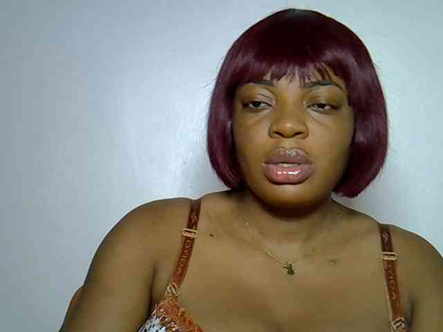 LadyNoire webcam