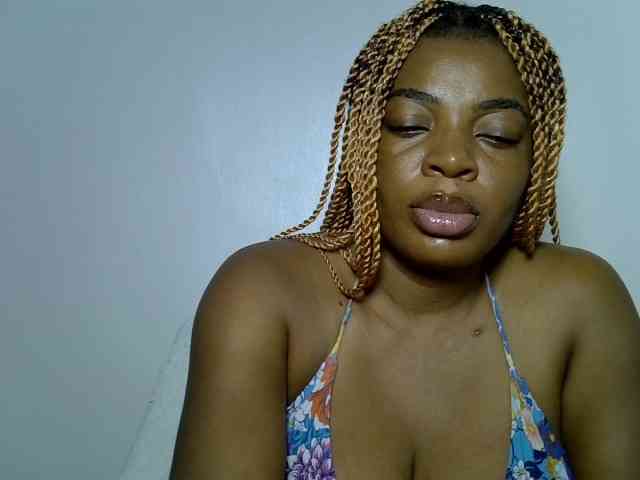 LadyNoire webcam