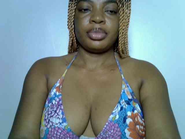 LadyNoire webcam