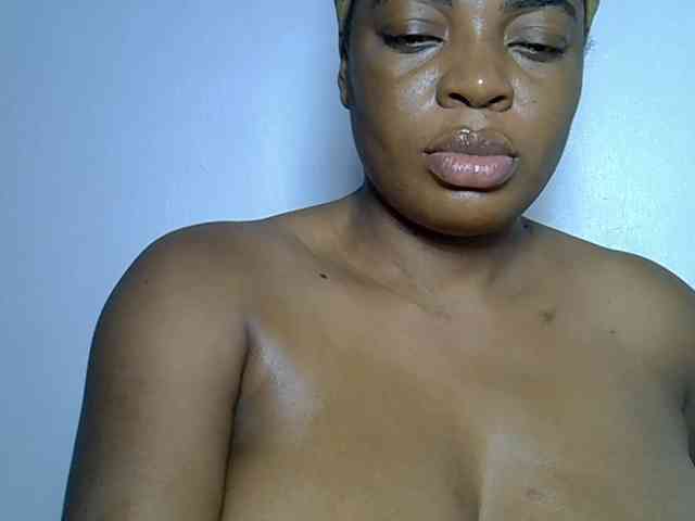 LadyNoire webcam
