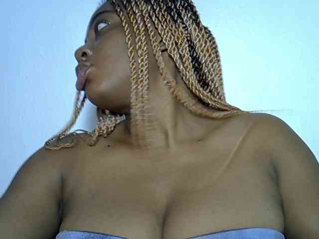 LadyNoire webcam