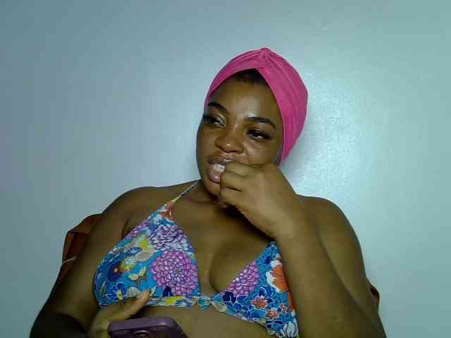LadyNoire webcam