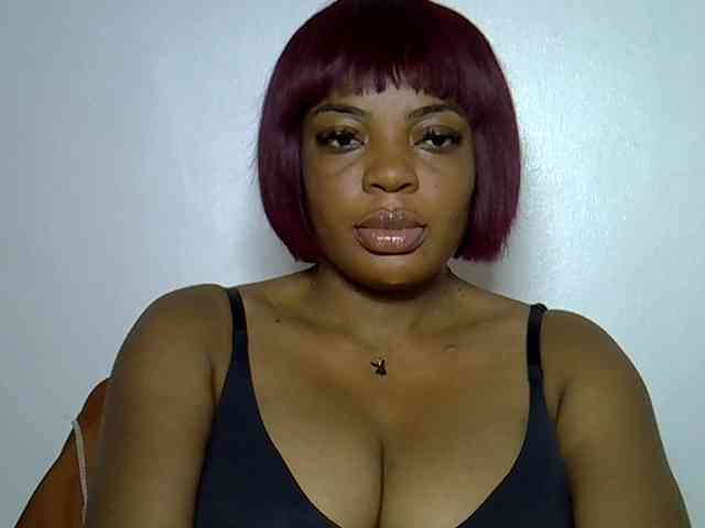 LadyNoire webcam