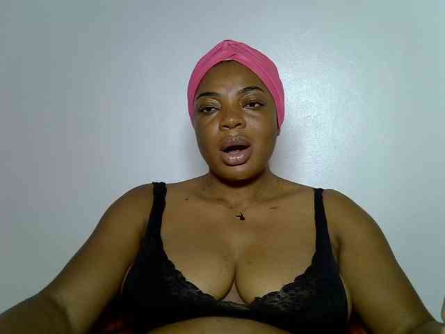LadyNoire webcam