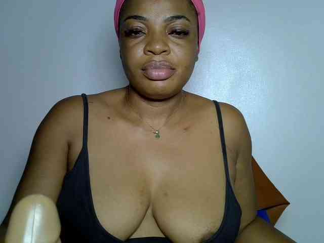 LadyNoire webcam