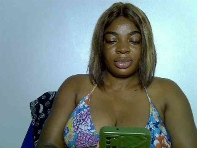 LadyNoire webcam