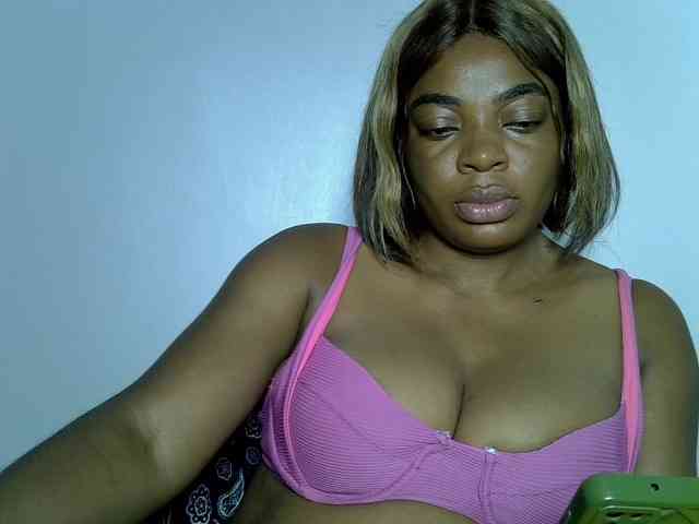 LadyNoire webcam