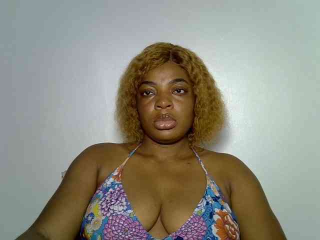 LadyNoire webcam