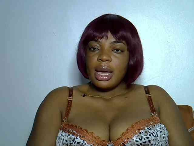 LadyNoire webcam