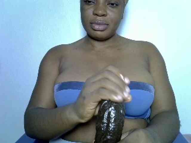 LadyNoire webcam