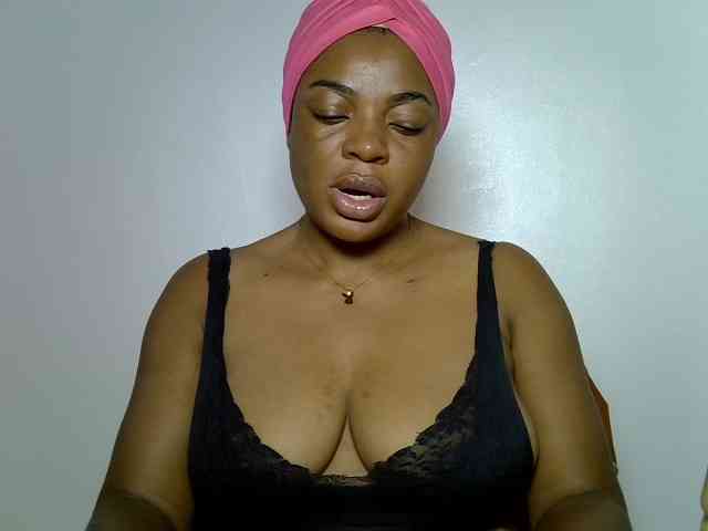 LadyNoire webcam