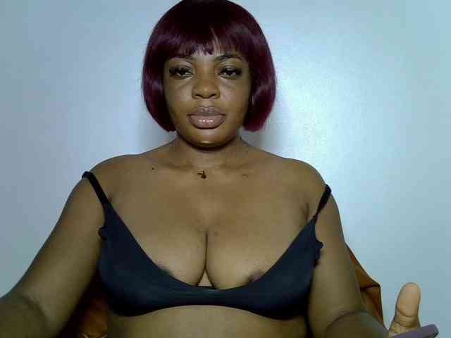 LadyNoire webcam